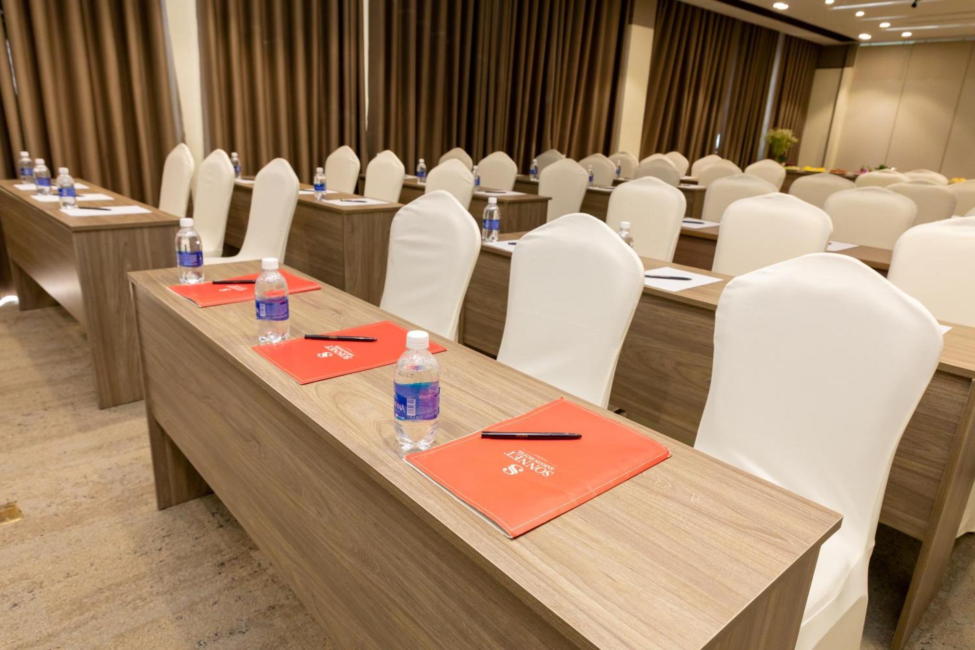 Sonnet Saigon Hotel Хошимин Екстериор снимка